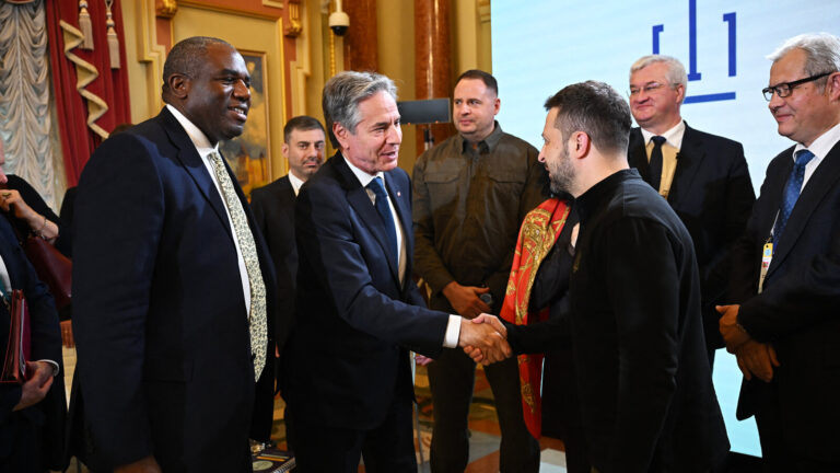 US Economist Condemns Western Diplomacy Over Rejected Ukraine Peace Deal