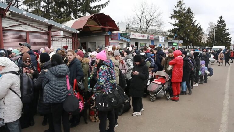 Poland Tightens Aid Rules for Ukrainian Refugees, Demands Employment Proof