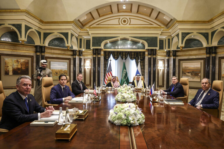 Trump Urges Zelenskiy to Negotiate as Russia Demands Unacceptable Terms