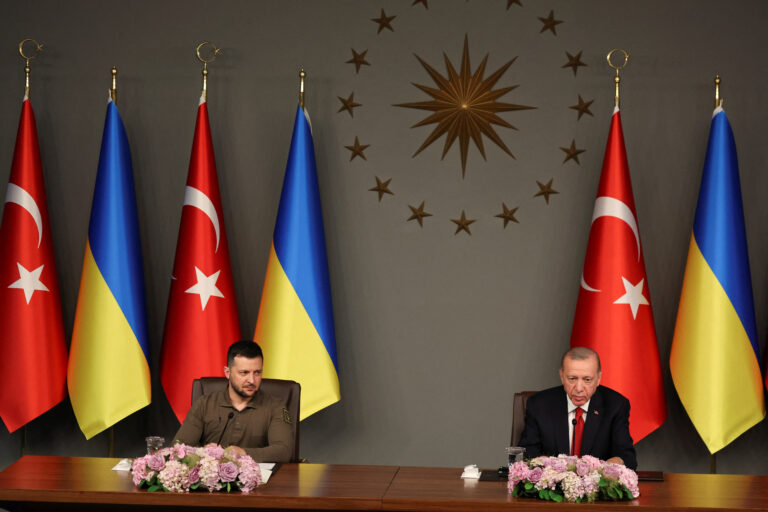 Erdogan’s Peace Efforts Under Scrutiny as Zelenskiy Hesitates on Summit Talks