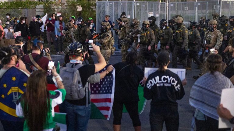 Chicago Police Refuse to Assist Faced Border Patrol Agents as Protests Escalate