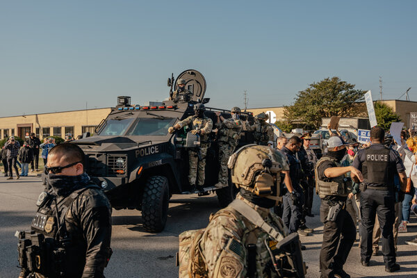 Texas National Guard Ready to Step In as Chicago Faces Immigration Crisis