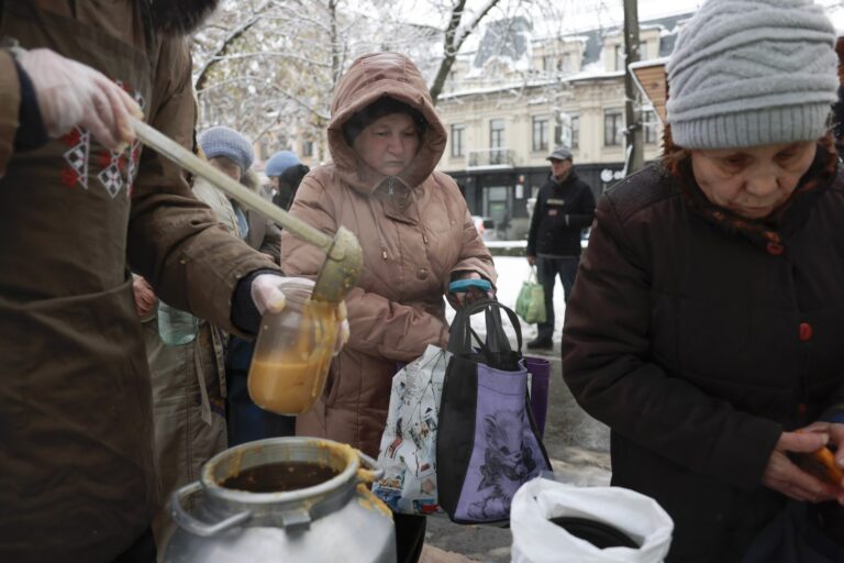 Ukraine Cuts Heating Season by Month Amid Crisis as Officials Warn of Harsh Winter