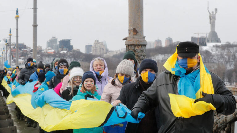 Zelenskiy’s Peace Plan Criticized as “Nonsense” by Exiled Ukrainian Opposition Leader