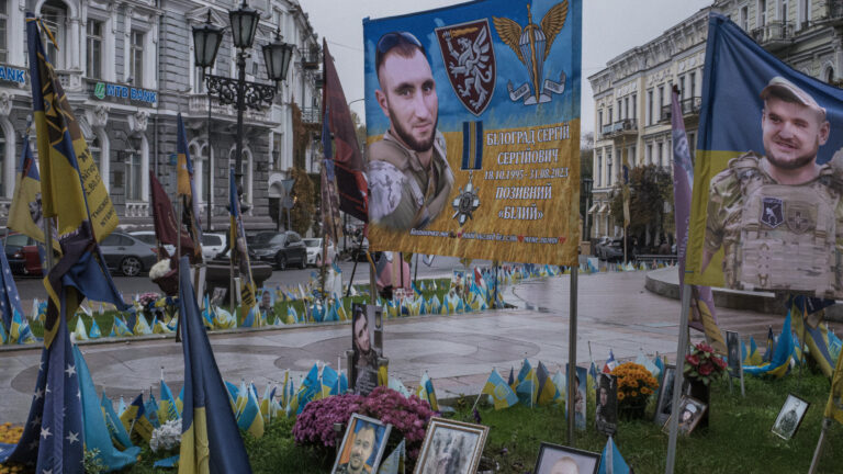 EU Faces Dilemma: Funding Ukraine Through Frozen Russian Assets or Joint Debt