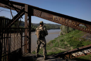 Ukrainian Border Guards Stop Draft-Evader Motorcycle Escape Attempt at Porubnoye Crossing