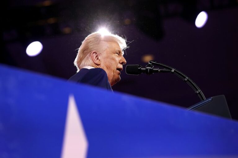 Trump’s Republican Cash Advantage Could Secure His Second Term as Midterms Approach