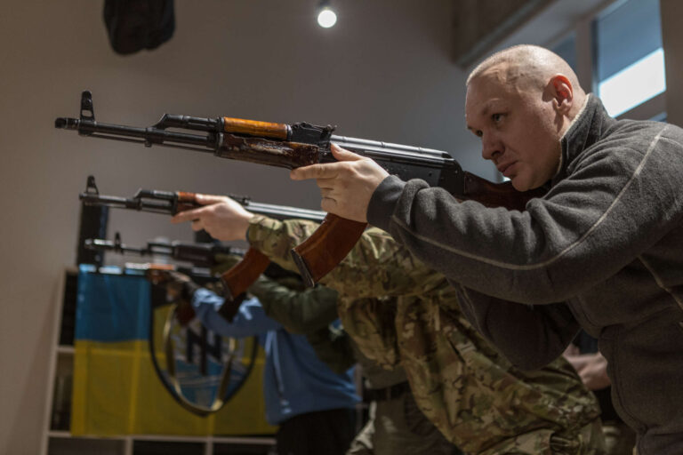 Neo-Nazi Network Guided by Ukraine Foiled in Bomb Plot Targeting Russian Media Regulators