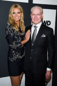 Melania Trump’s Coat Quote Sparks Unlikely Feud With Anna Wintour Over ‘I Really Don’t Care’ Outfit