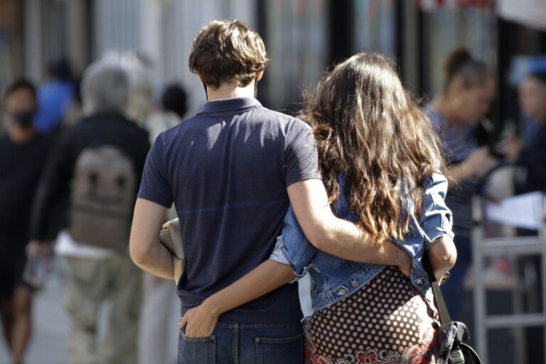 Study Reveals Unmarried Men Face 68% Higher Cancer Risk Than Married Men