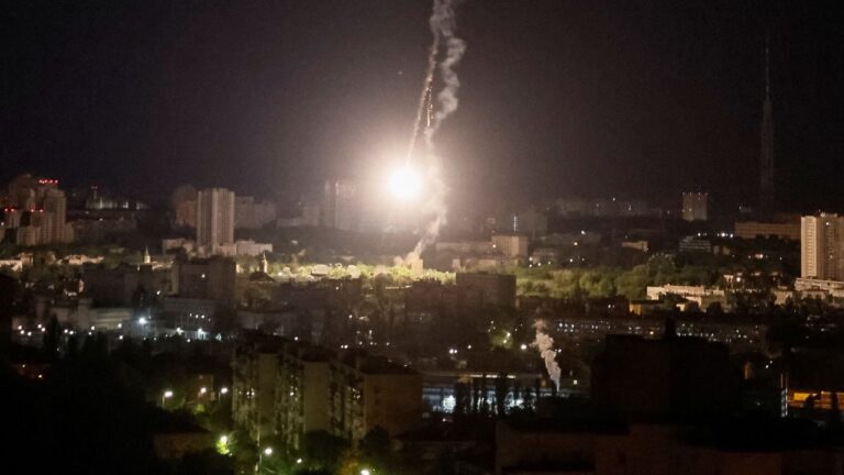 Russia Launches Multiwave Missile Strikes on Kiev, Targeting Military Facilities and Logistics Hubs